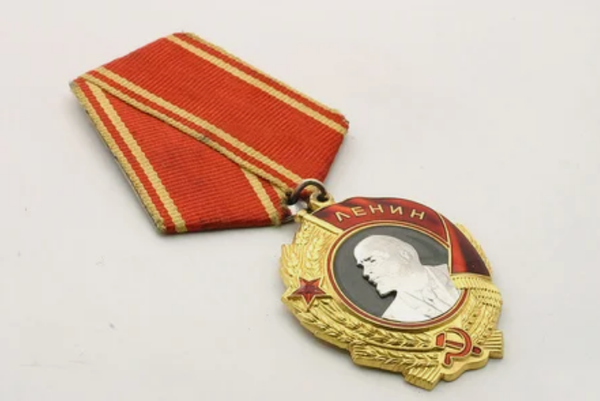 Кто такой Я.Я. Муль, который последним получил Орден Ленина, и еще несколько интересных фактов об этом ордене