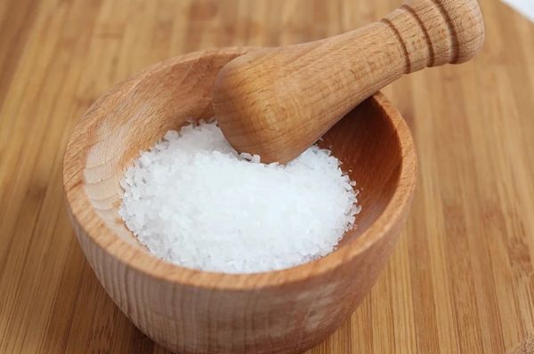 Зачем японцы ставят соль в туалете и почему это так важно