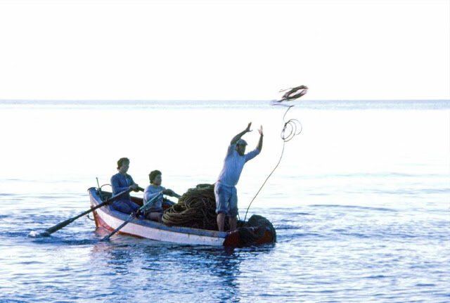 рыбаки в море