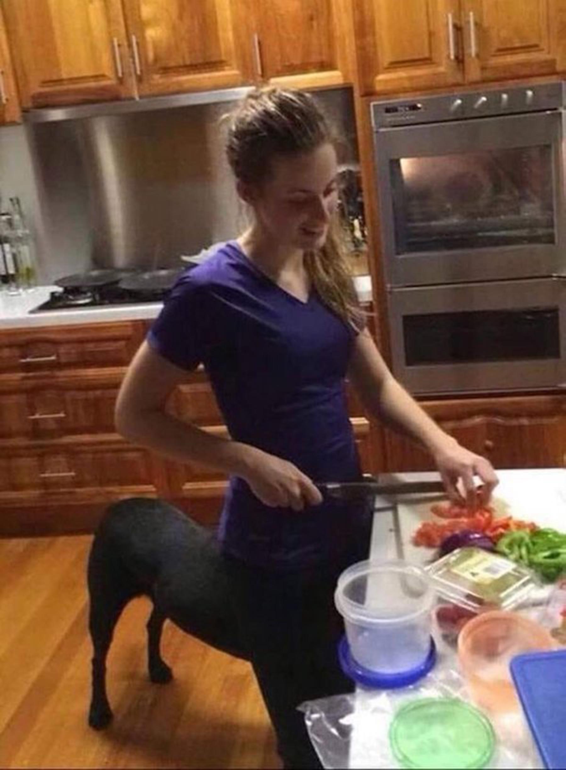 женщина, кухня, собака