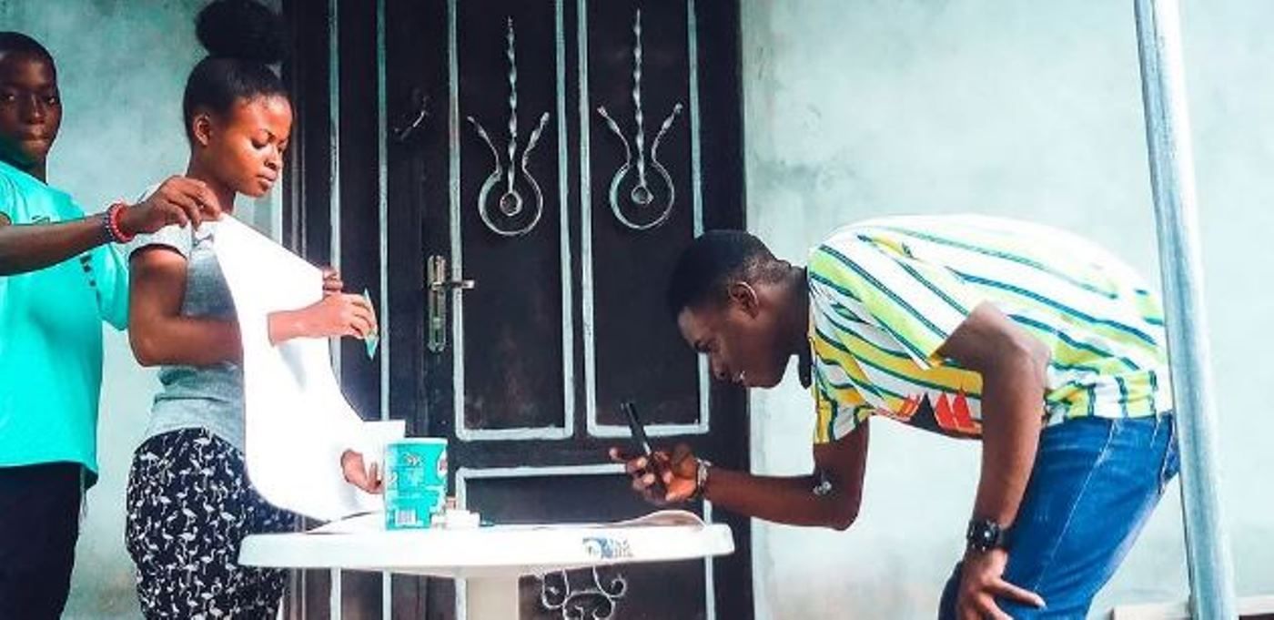 Супер-творческий подход к фотографии: как ребята из Нигерии взорвали интернет снимками за 5 копеек