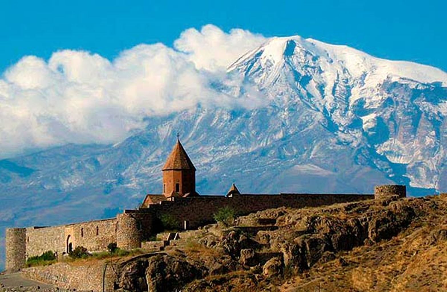 Почему Турция запрещает исследовать гору Арарат (и на кого этот запрет не распространяется)