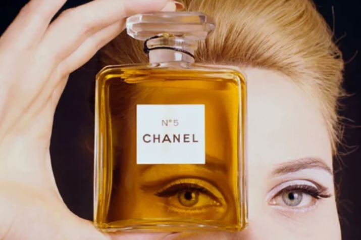 История создания легендарного аромата «Шанель № 5» (у знаменитой Коко ничего бы не получилось без эмигранта из России)