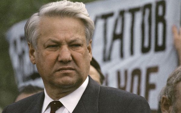На Ельцина с перочинным ножом: как российский офицер готовил покушение