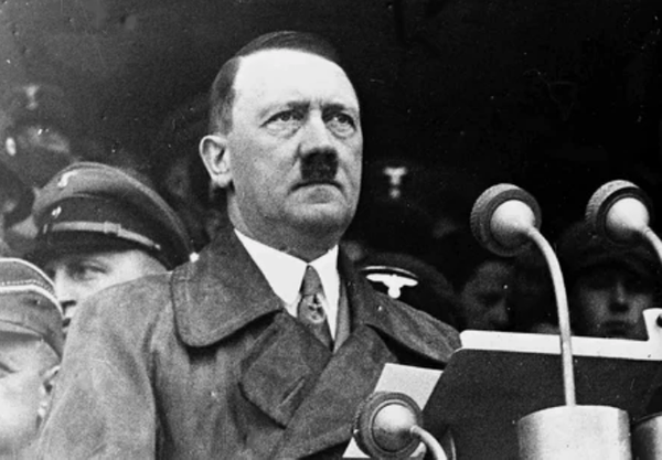 Гитлер никогда не снимал свое пальто публично – и еще несколько весьма занятных и малоизвестных фактов о Гитлере