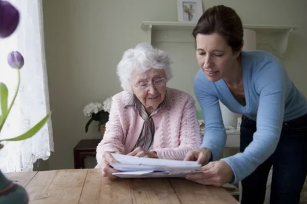 Какие есть льготы в 80 лет, и как их получить: расскажите знакомым пенсионерам