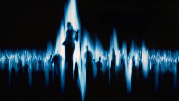 Почему мы слышим в телефоне чужую речь или феномен электронного голоса