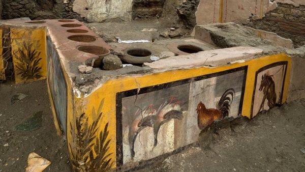 В Помпеях откопали стойку древнейшего фастфуда